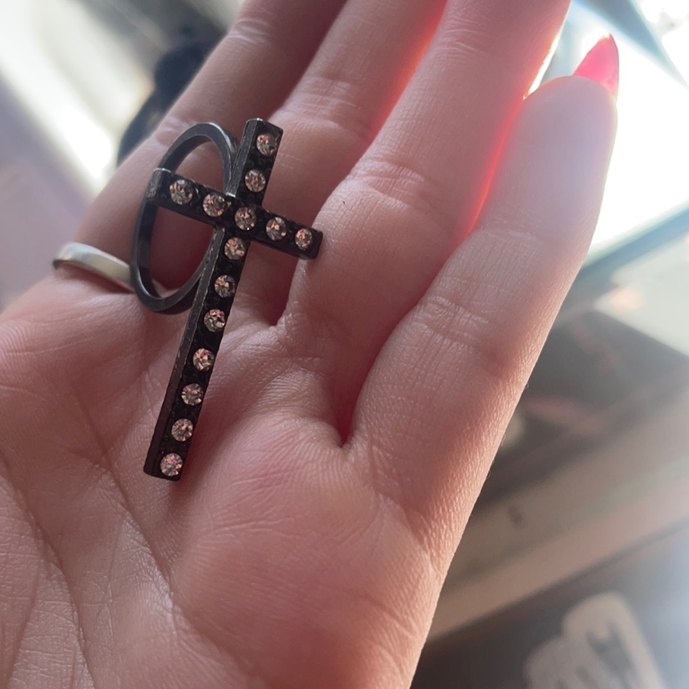 Gemstone stud cross ring